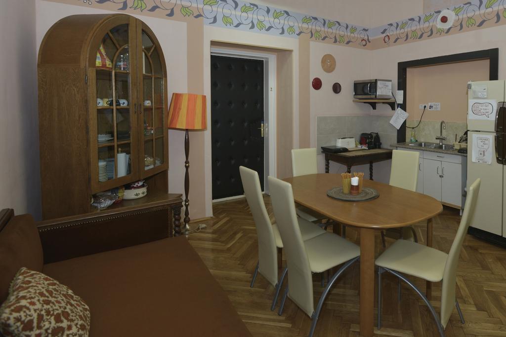 Yolo Hostel Budapest Ruang foto
