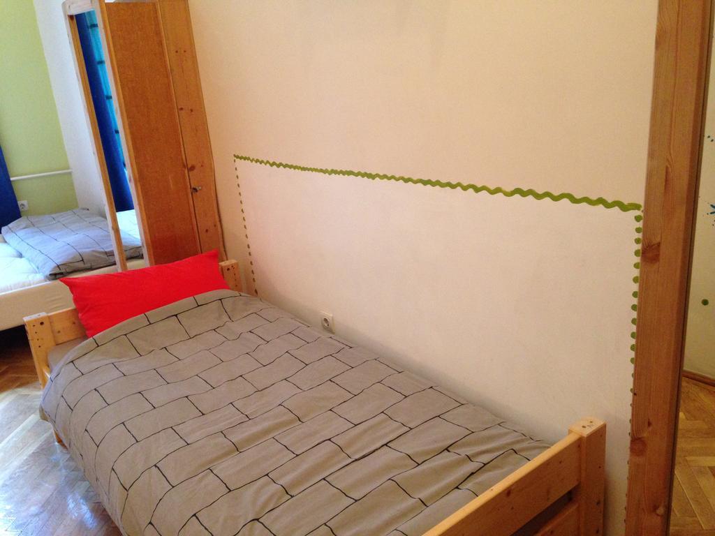 Yolo Hostel Budapest Ruang foto