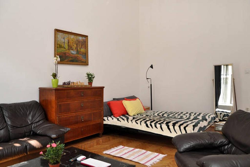 Yolo Hostel Budapest Bagian luar foto