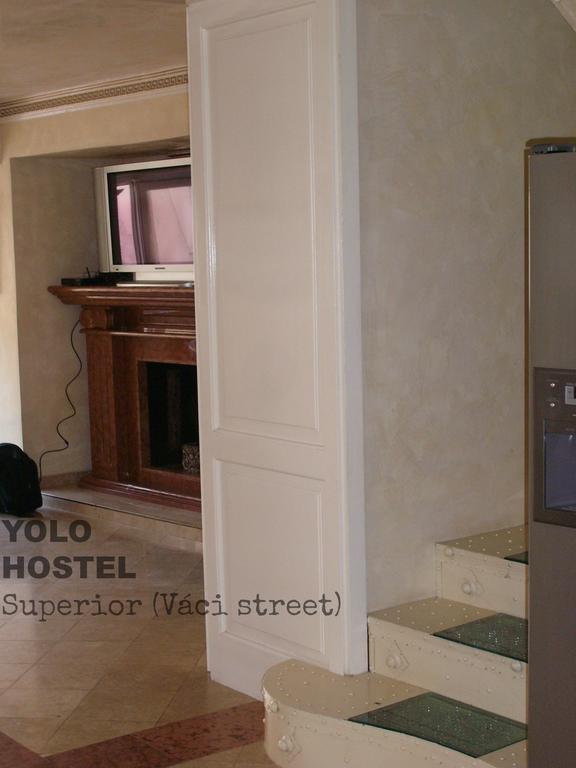 Yolo Hostel Budapest Bagian luar foto