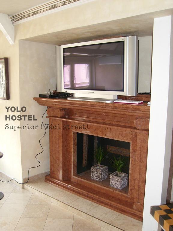 Yolo Hostel Budapest Bagian luar foto