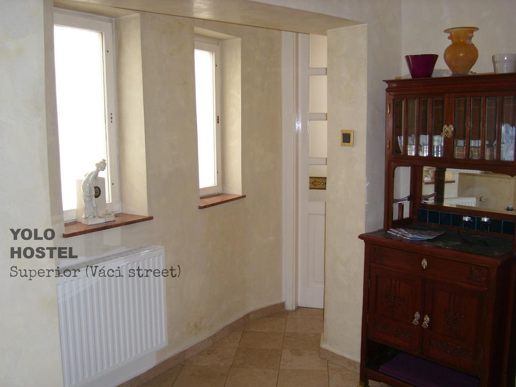 Yolo Hostel Budapest Bagian luar foto