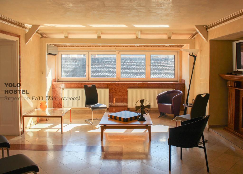 Yolo Hostel Budapest Bagian luar foto