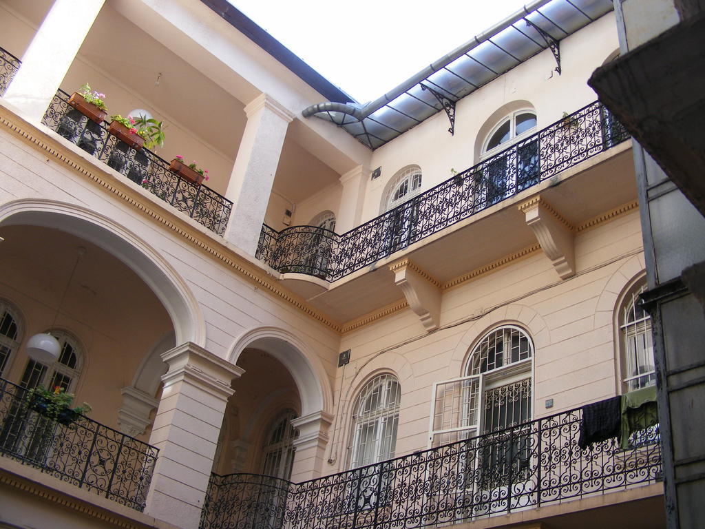 Yolo Hostel Budapest Bagian luar foto