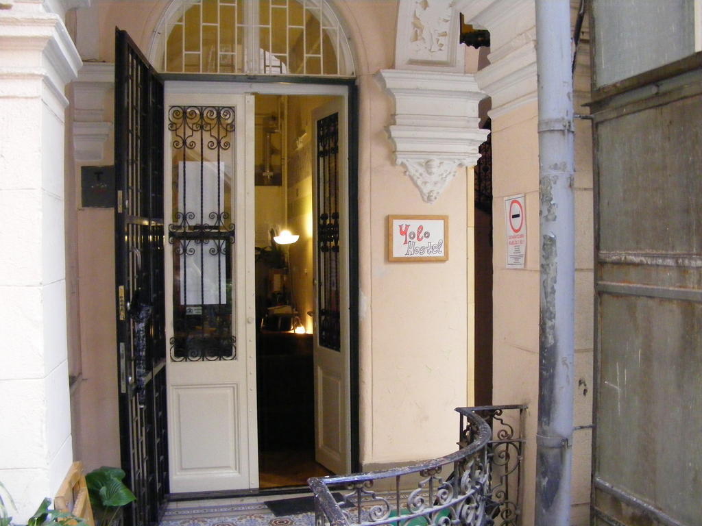 Yolo Hostel Budapest Bagian luar foto