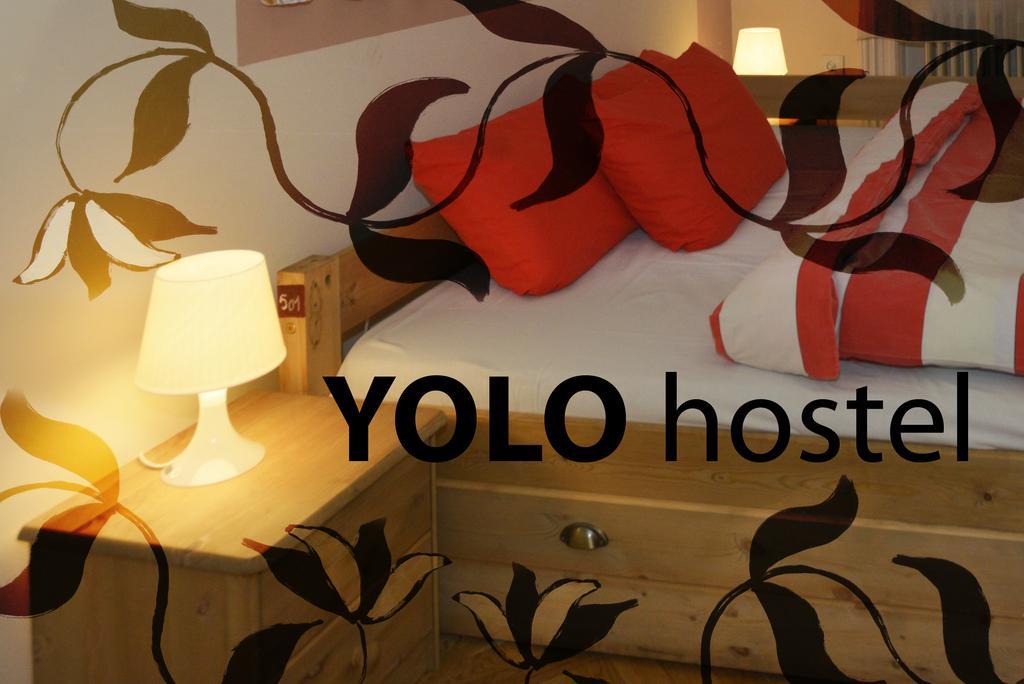 Yolo Hostel Budapest Bagian luar foto